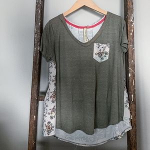 Aratta Mixed Media Contrast Olive V-Neck Tee